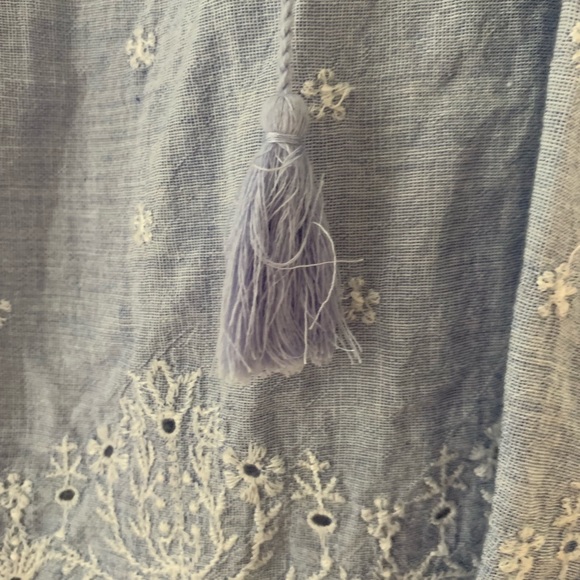 Blue top with white embroidery and tassles - Picture 4 of 5